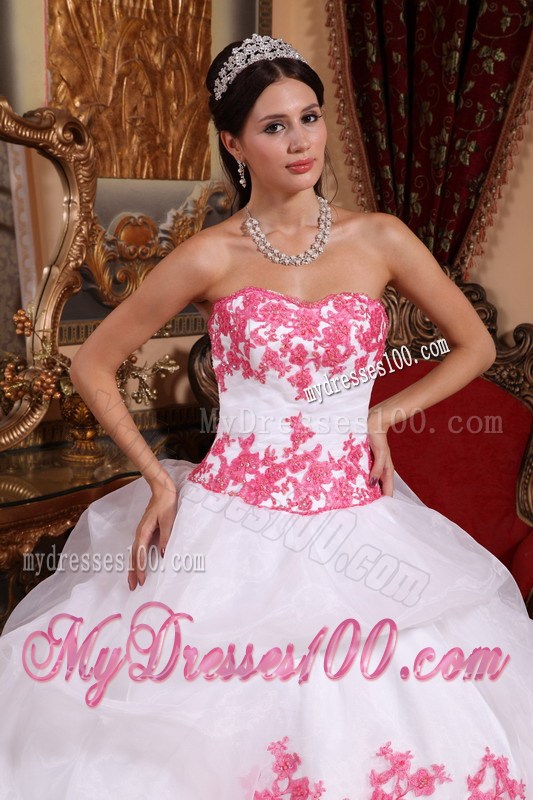 White Sweetheart Organza Quinceanera Dress with Lace Appliques
