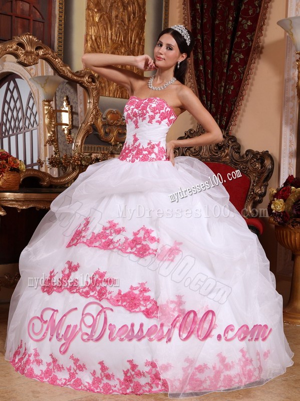 White Sweetheart Organza Quinceanera Dress with Lace Appliques