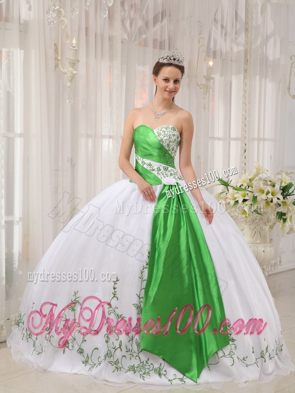 White Ball Gown Appliques Quinceanera Dresses with Spring Green Ribbon