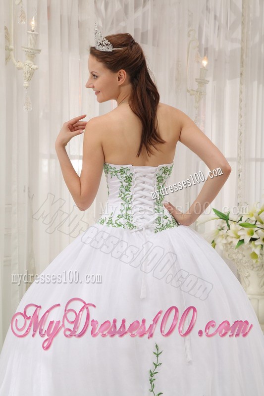 White Ball Gown Appliques Quinceanera Dresses with Spring Green Ribbon
