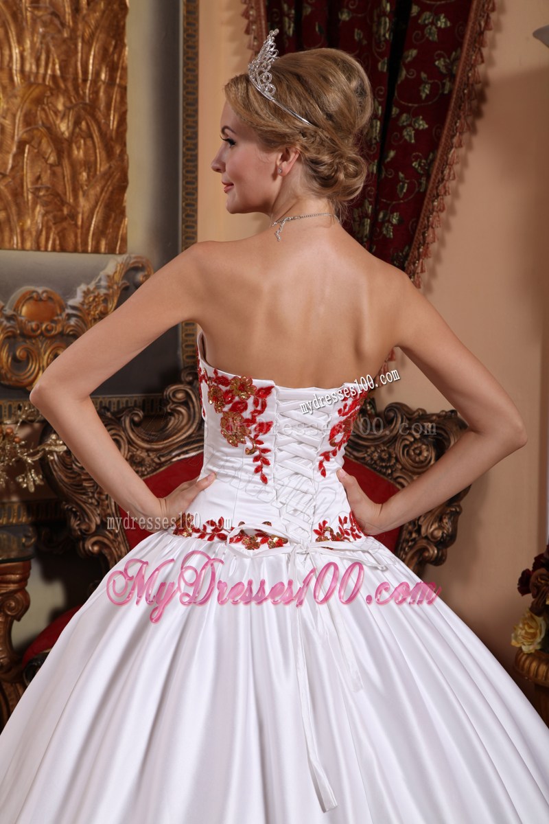 Outstanding White Fitted Quiceanera Dresses with Red Appliques