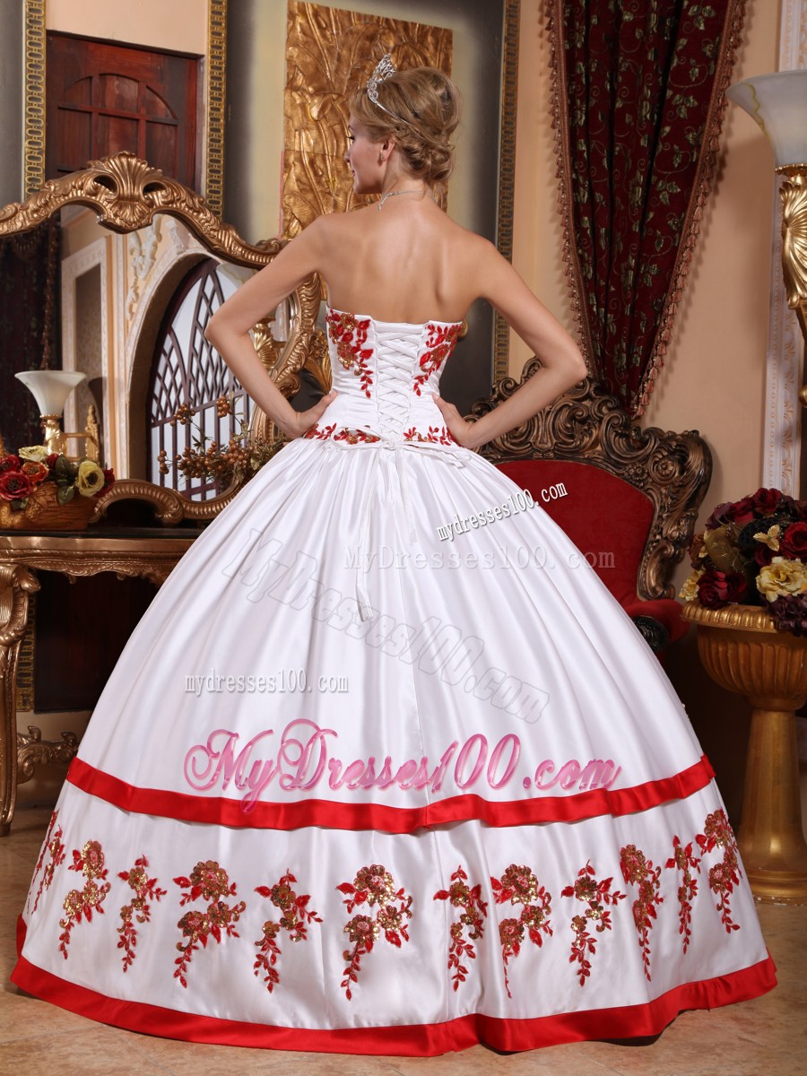 Outstanding White Fitted Quiceanera Dresses with Red Appliques