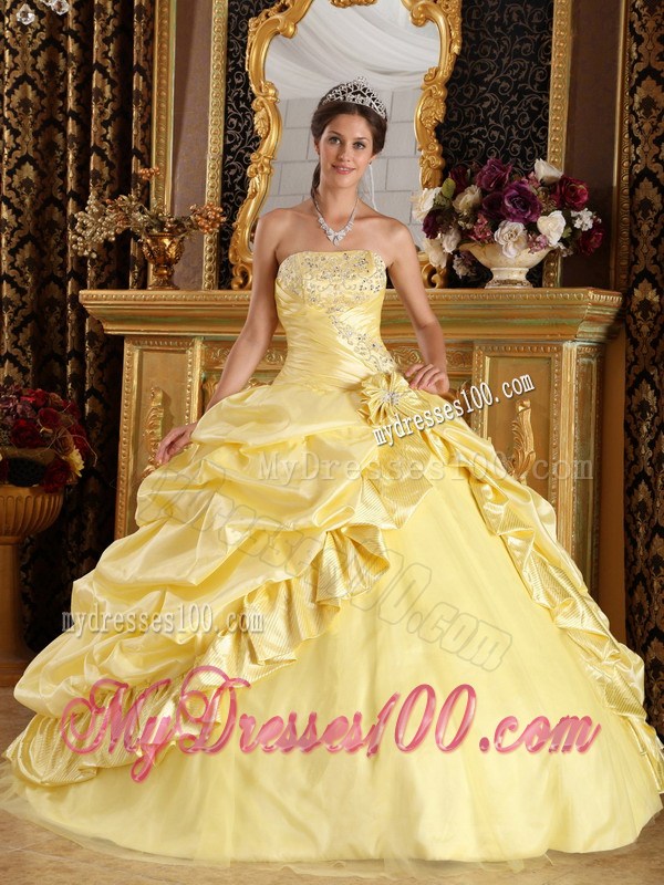 Brand New Style Pick-ups Handmade Flower Appliques Sweet 16 Dresses