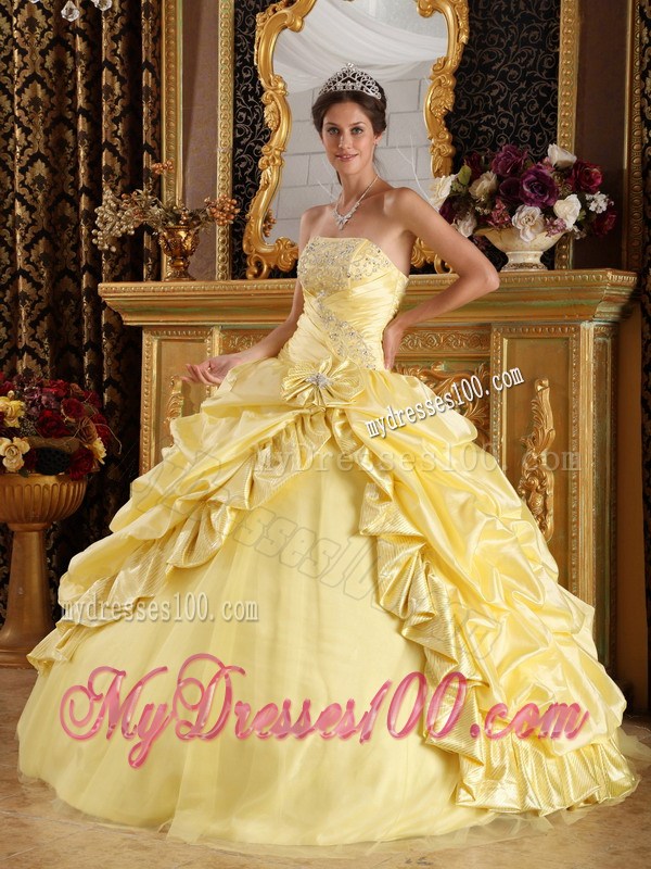 Brand New Style Pick-ups Handmade Flower Appliques Sweet 16 Dresses