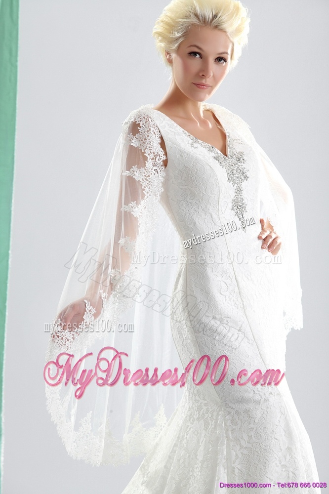 2016 Luxurious V Neck Wedding Dress with Lace and Appliques
