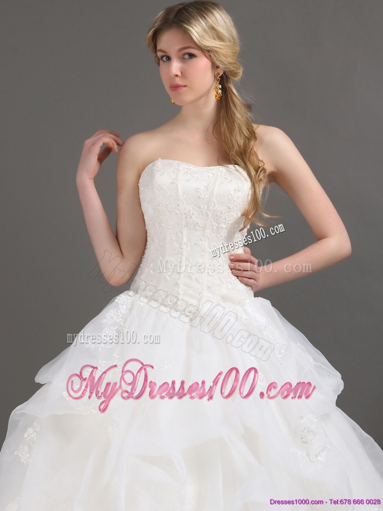 2016 Popular Strapless Lace Wedding Dress with Brush Train