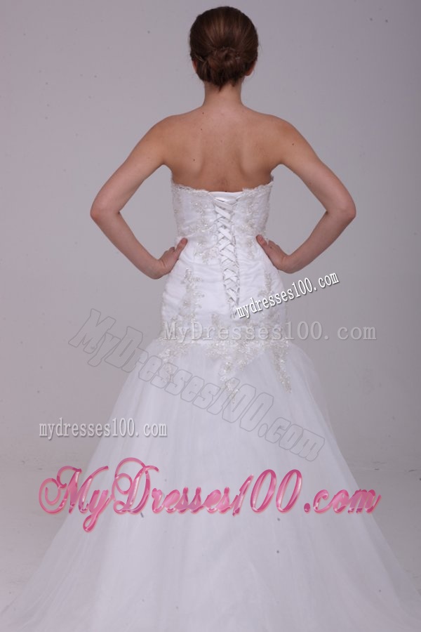 A-Line Sweetheart Tulle Appliques Tulle Wedding Dress with Court Train