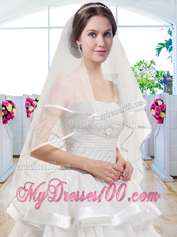 Fashionable Ruffled Layers Bridal Dresses with Brush Train