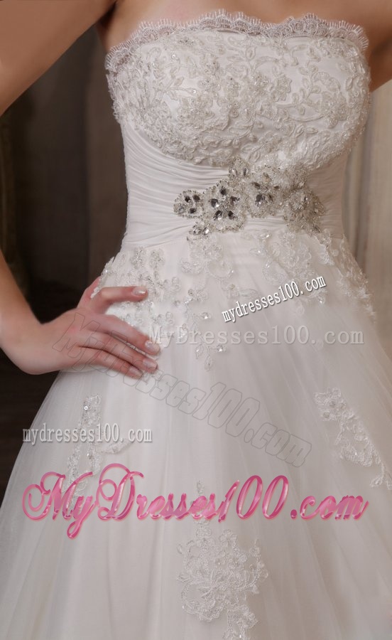 Romantic A-Line Strapless Appliques Chapel Train Tulle Wedding Dress