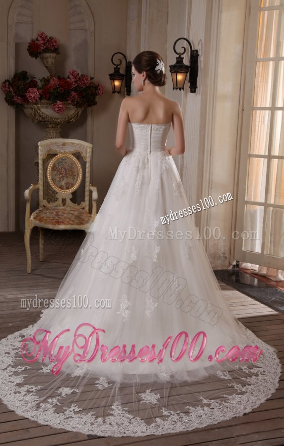 Romantic A-Line Strapless Appliques Chapel Train Tulle Wedding Dress