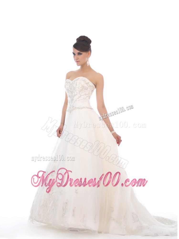 White Sweetheart Chapel Train Bridal Gowns with Beading and Appliques