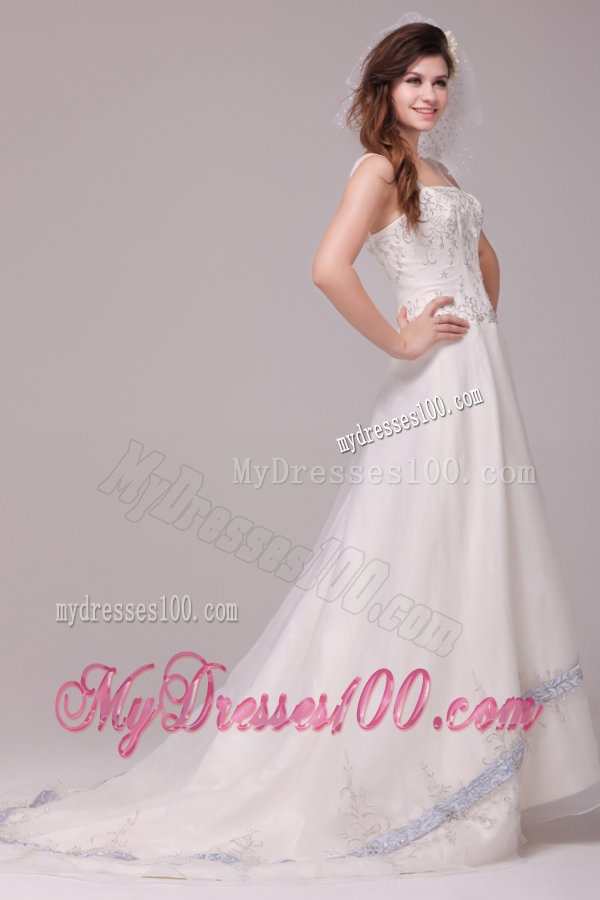 Wide Straps Appliques Decorate Wedding Dress with Court Train