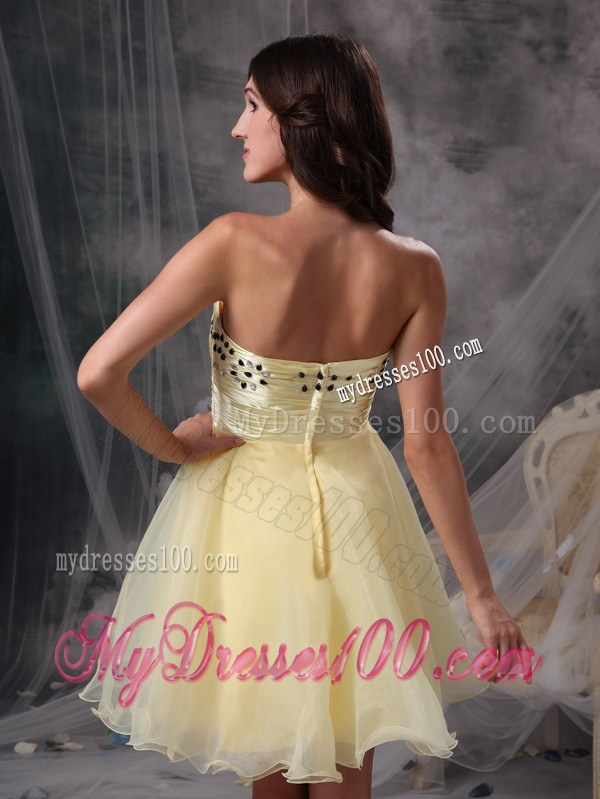 Beading and Ruches Decorate Mini-length Prom Dresses in Light Yellow Organza