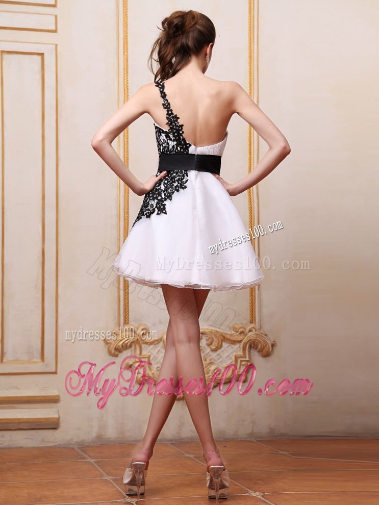 Mini-length Black Appliques Prom Cocktail Dress with One Shoulder