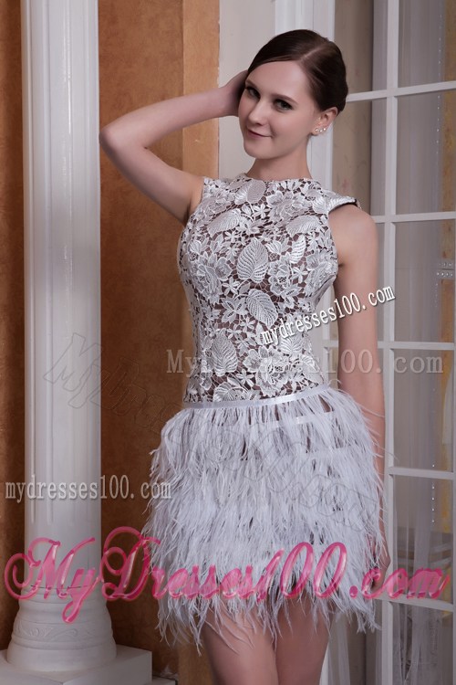 White Column Scoop Feather and Hallow Flowers Decorate Prom Evening Dress