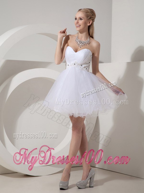 Sweetheart Ruched White Mini-length Organza Prom Gown with Appliques