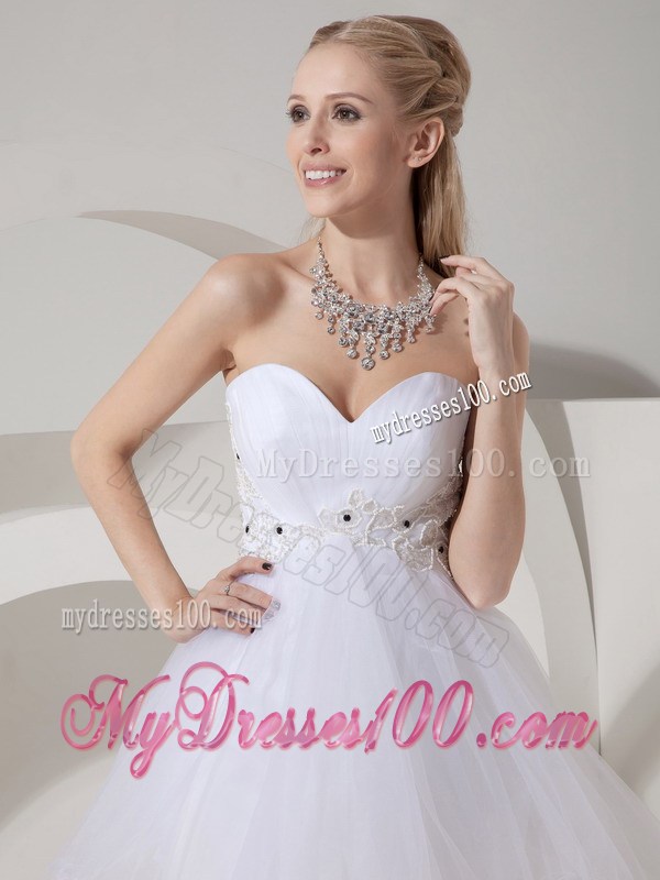 Sweetheart Ruched White Mini-length Organza Prom Gown with Appliques