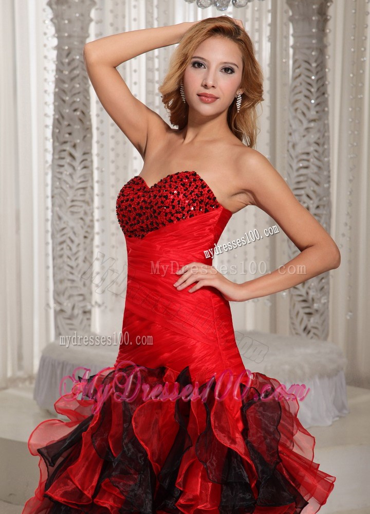 Ruffles A-line Swetheart Ruched Bodice Prom Dress Red and Black With Beading Decorate