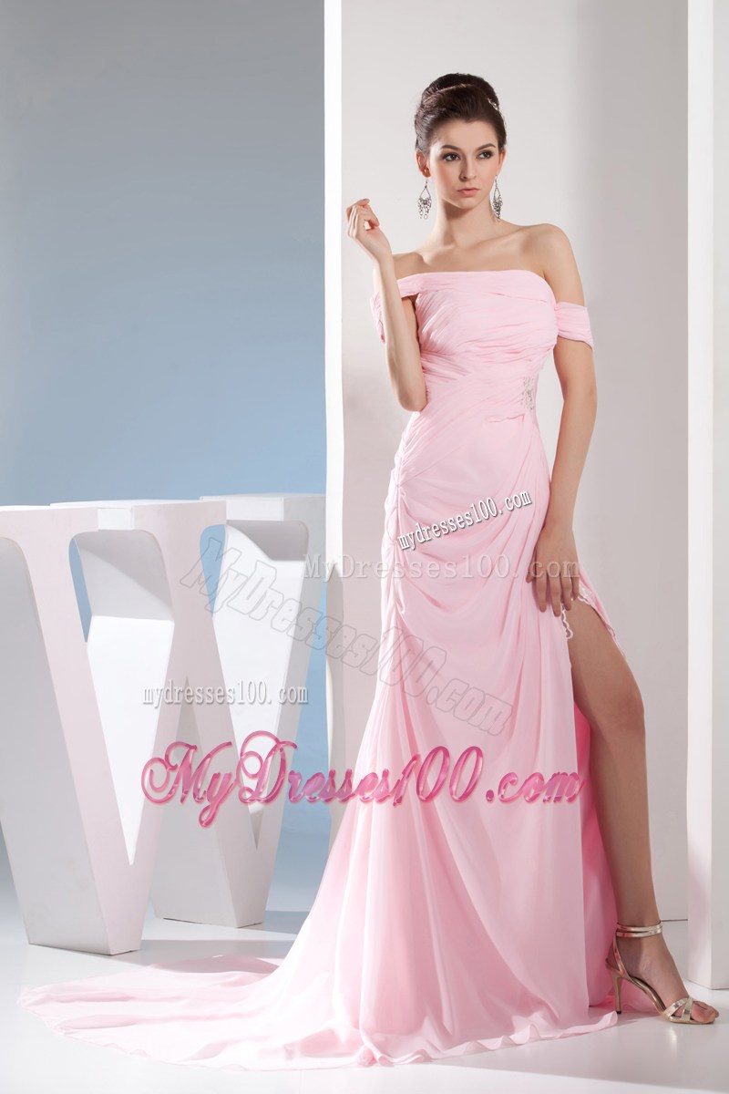 Empire Off the Shoulder Court Train Pink Ruching Celebrity Dresses