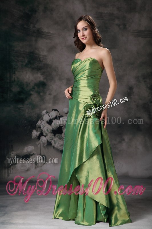 Discount Green Sweetheart Celebrity Dresses with Column Ruching