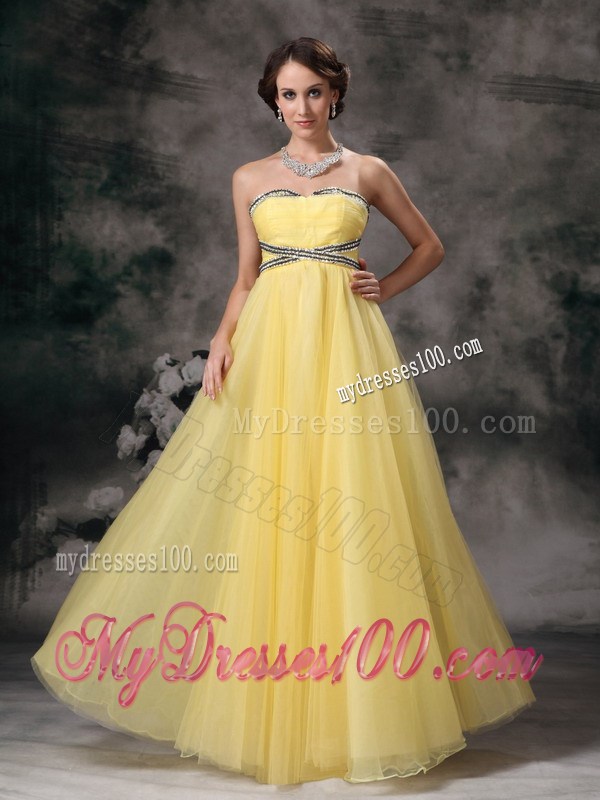 Elegant Light Yellow Prom Celebrity Dresses with Sweetheart Beading
