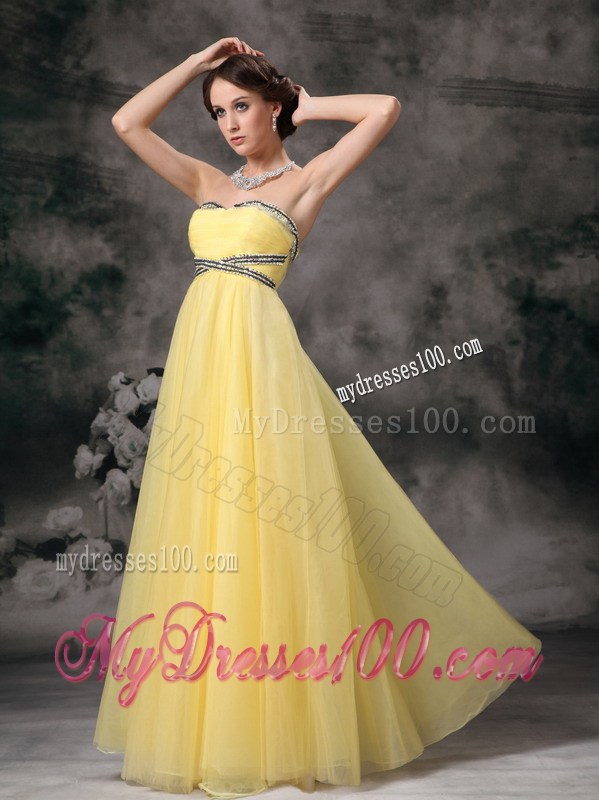 Elegant Light Yellow Prom Celebrity Dresses with Sweetheart Beading