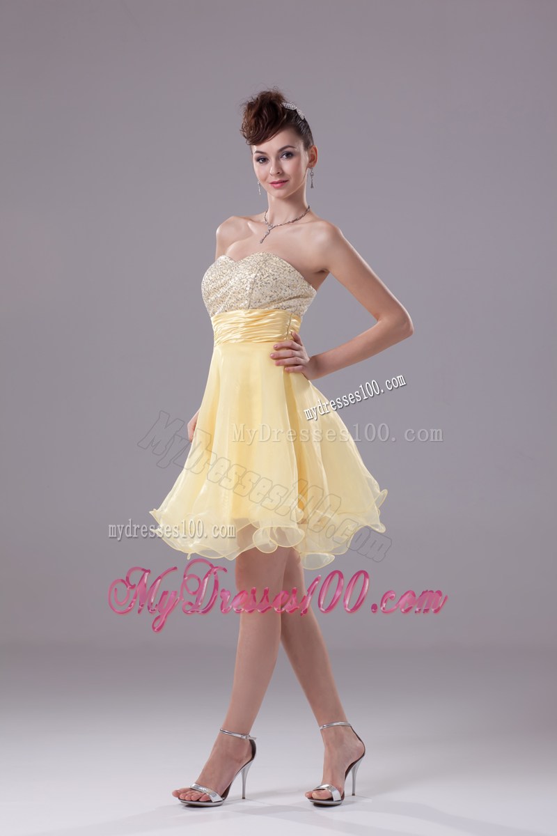 2013 Lovely Yellow Sweetheart Knee-length Beading Party Dresses
