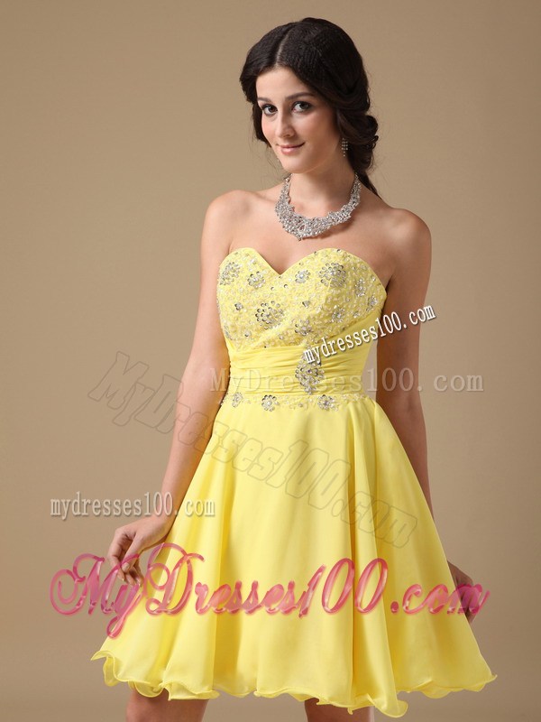 Elegant Yellow Sweetheart Mini-length Beading Party Dresses