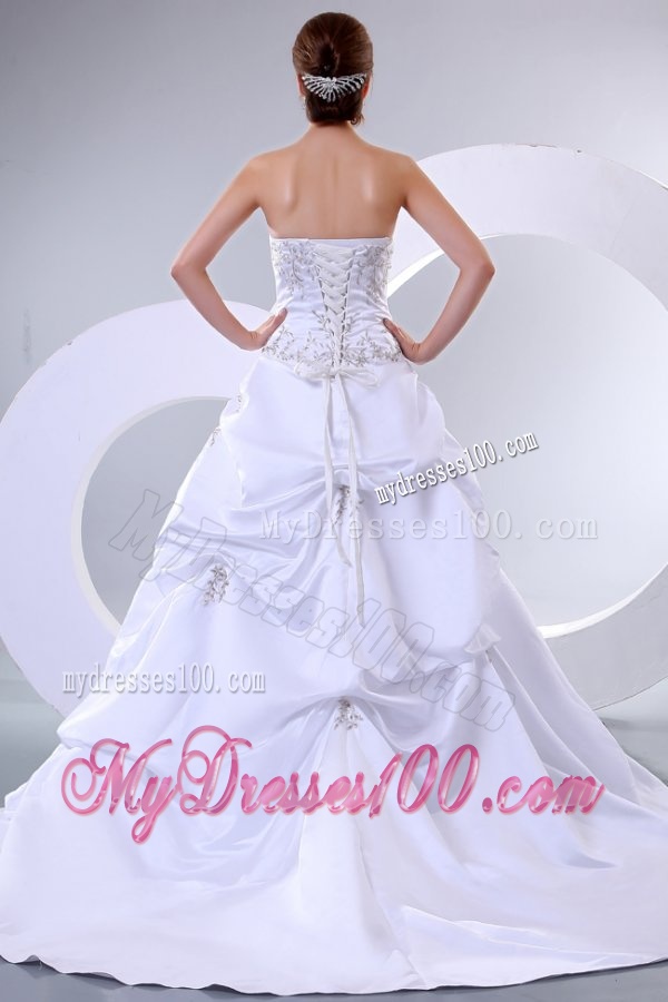 A-Line Sweetheart Embroidery Lace Up Wedding Dress with Brush Train