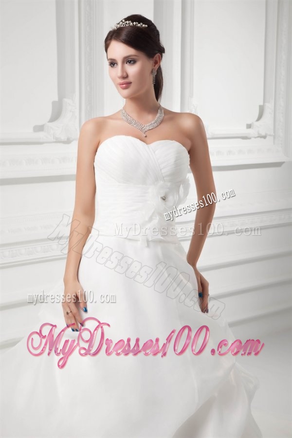 A-line Sweetheart Appliques Pick-ups Chapel Train Wedding Dress