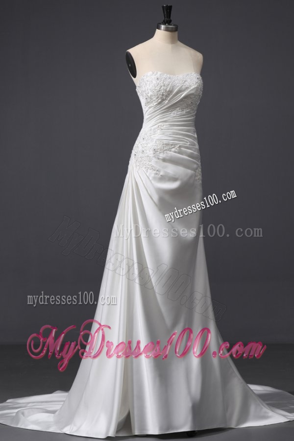 Elegant Column Strapless Ruching and Appliques Wedding Dress with Court Train