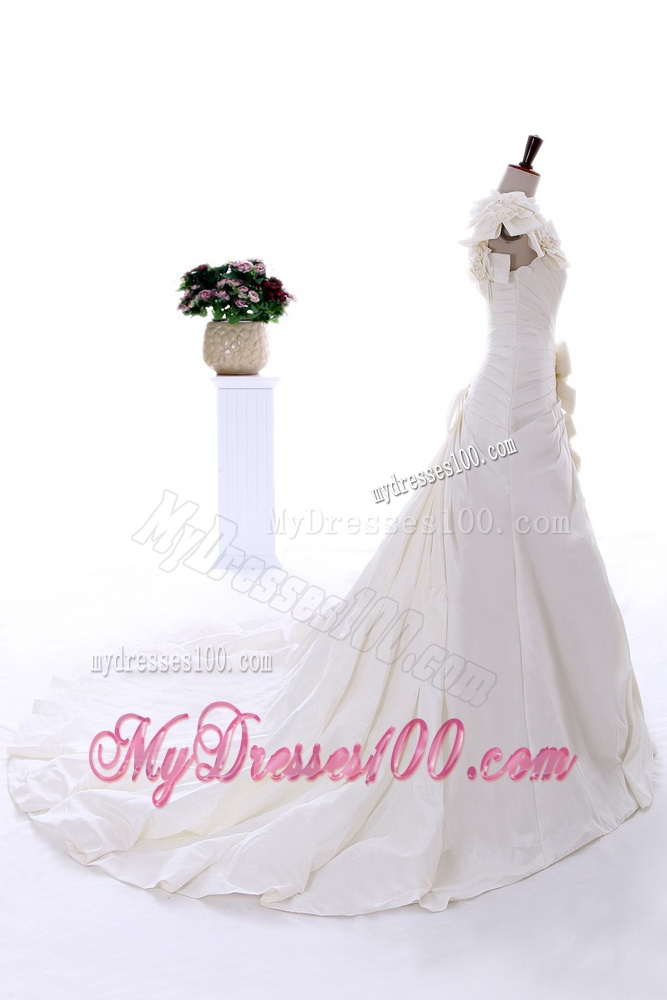 Exclusive Beading and Hand Made Flowers White Wedding Dresses with Court Train