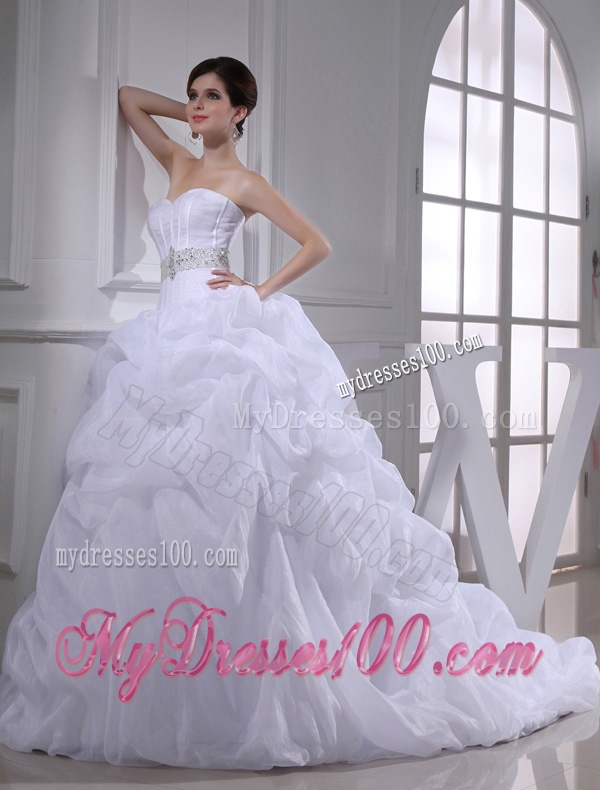 Fashinable Princess Sweetheart Beading and Appliques Wedding Dress with Chapel Train