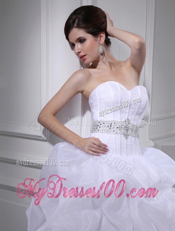 Fashinable Princess Sweetheart Beading and Appliques Wedding Dress with Chapel Train