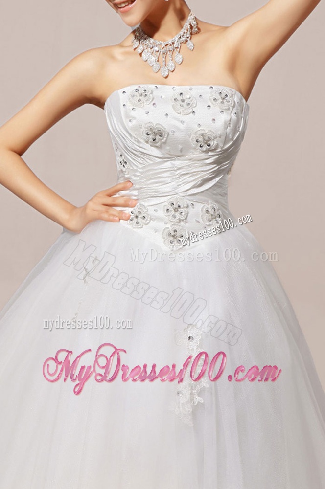 Luxurious Ball Gown Beaded and Applique Wedding Dresses with Strapless