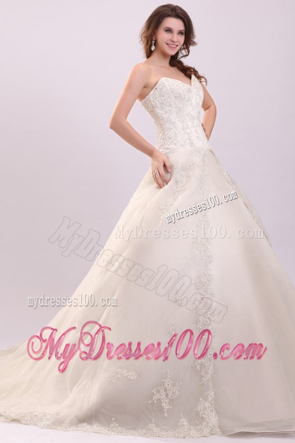 Sweetheart Ball Gown Appliques Decorate Wedding Dress with Train