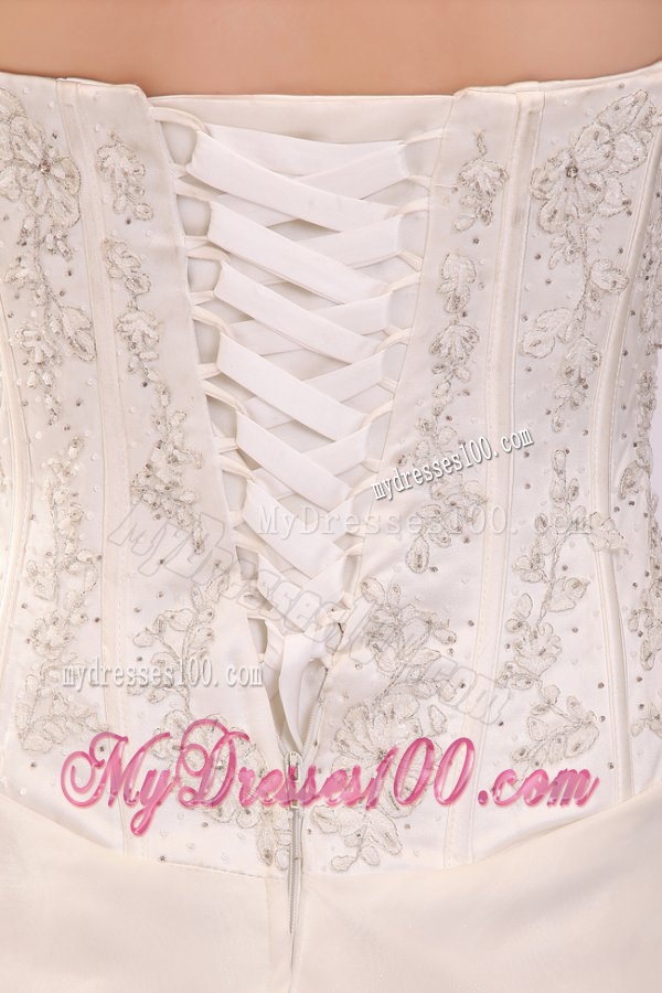 Sweetheart Ball Gown Appliques Decorate Wedding Dress with Train