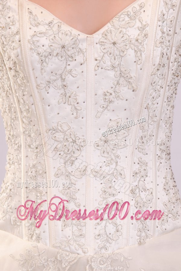 Sweetheart Ball Gown Appliques Decorate Wedding Dress with Train