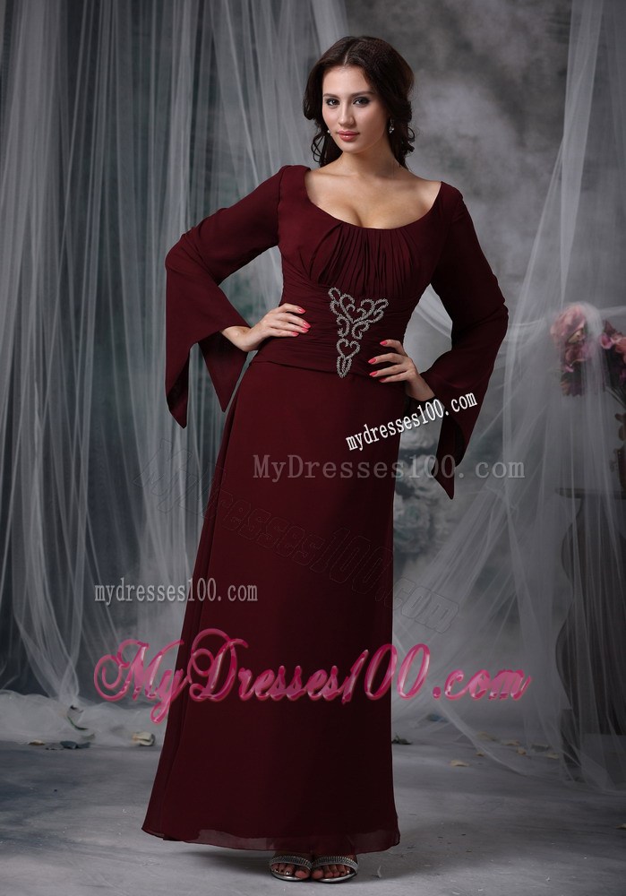 Burgundy Column Sheath Scoop Beading Mother of the Bride Dress