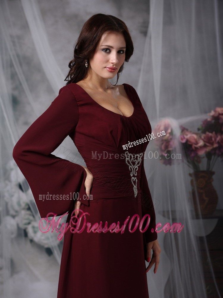 Burgundy Column Sheath Scoop Beading Mother of the Bride Dress
