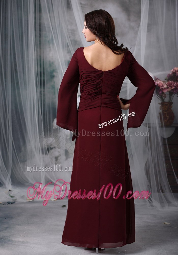 Burgundy Column Sheath Scoop Beading Mother of the Bride Dress