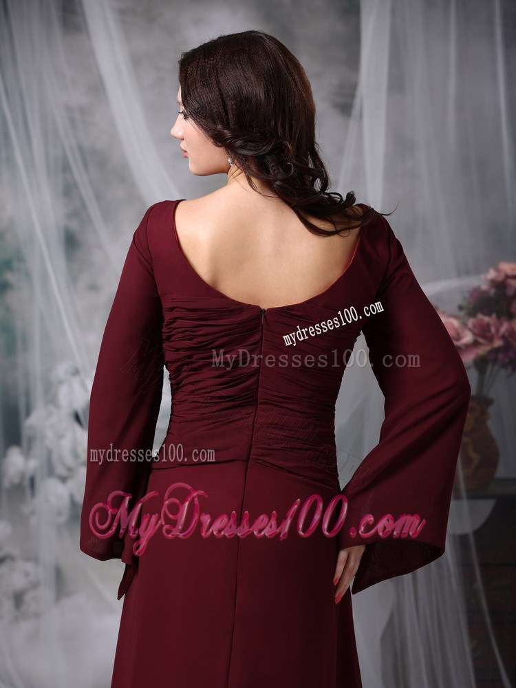 Burgundy Column Sheath Scoop Beading Mother of the Bride Dress