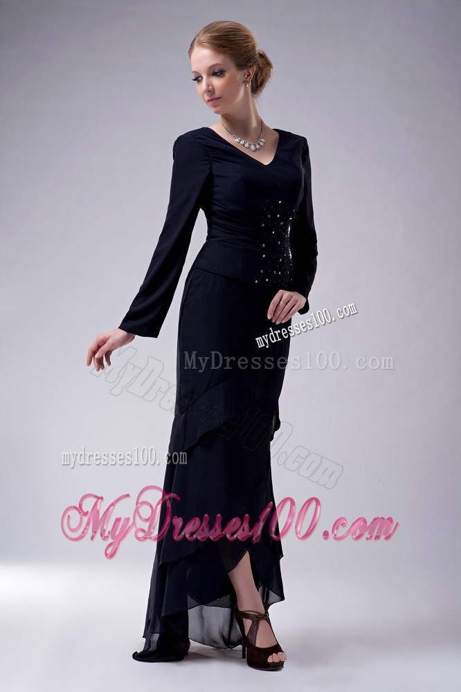 Navy Blue Column V-neck High-low Beading Mother of the Bride Dress
