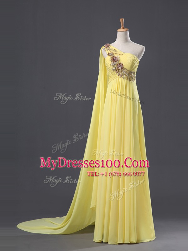 Elegant Chiffon One Shoulder Sleeveless Sweep Train Zipper Appliques and Ruching Mother Of The Bride Dress in Light Yellow