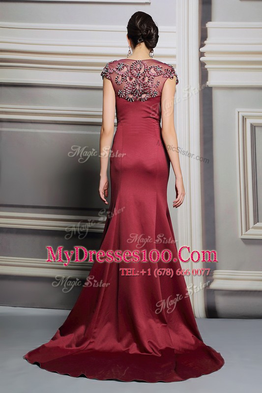 Edgy Burgundy Side Zipper V-neck Appliques Prom Dress Satin Short Sleeves Court Train