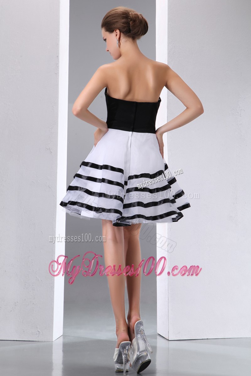 Black and White Knee-length Hand Made Flower Prom Dress