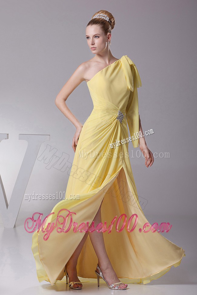 Light Yellow One Shoulder and High Silt For Prom Dress