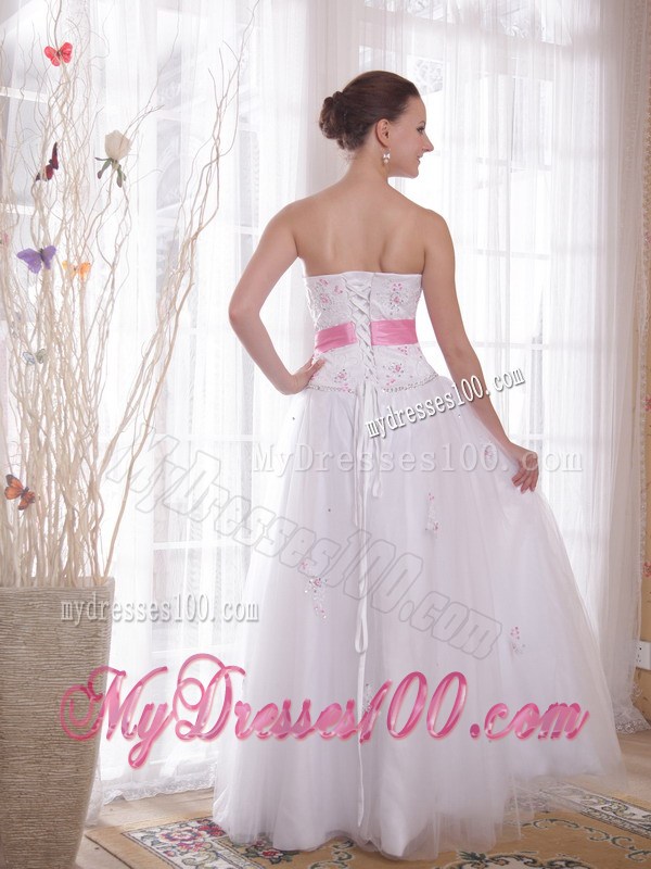 White Sweetheart Floor-length Beading and Rhinestones Prom Dress