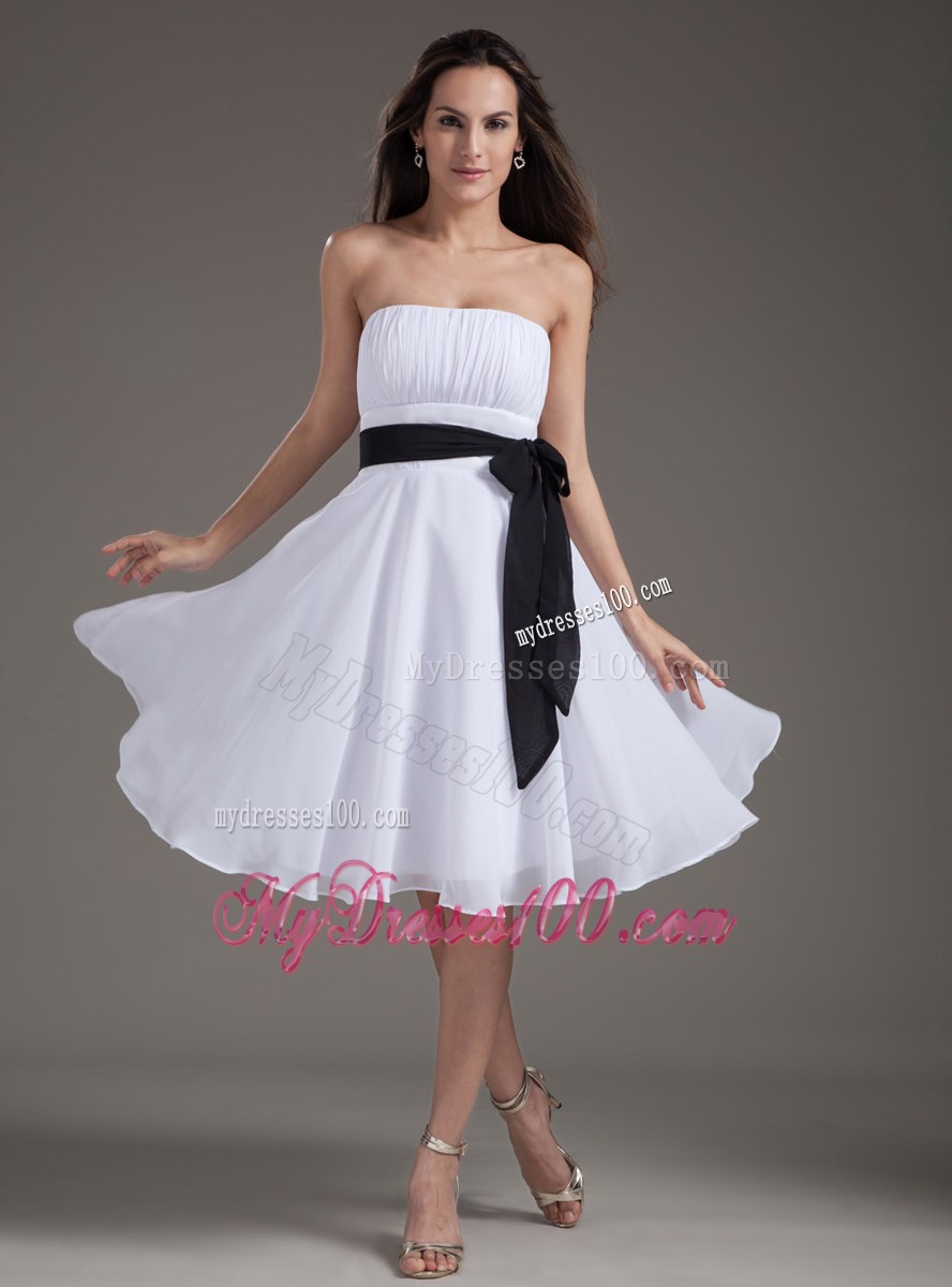 White Empire Strapless Knee-length Prom Dress with Black Sash