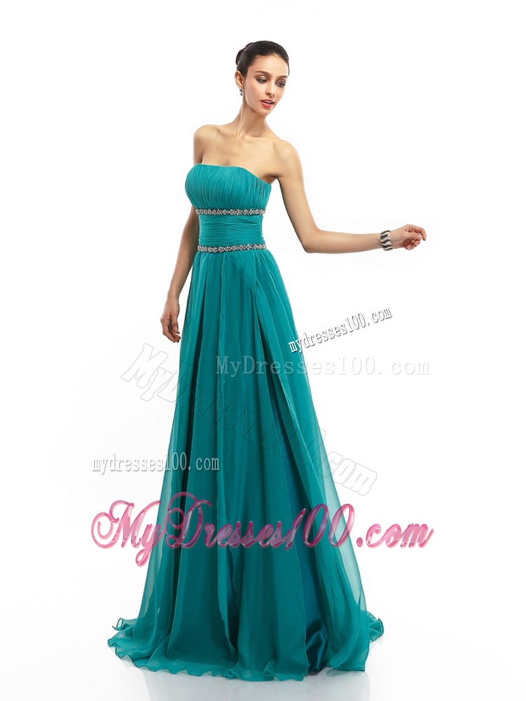 2016 Inexpensive Strapless Evening Dress with Ruching and Beading